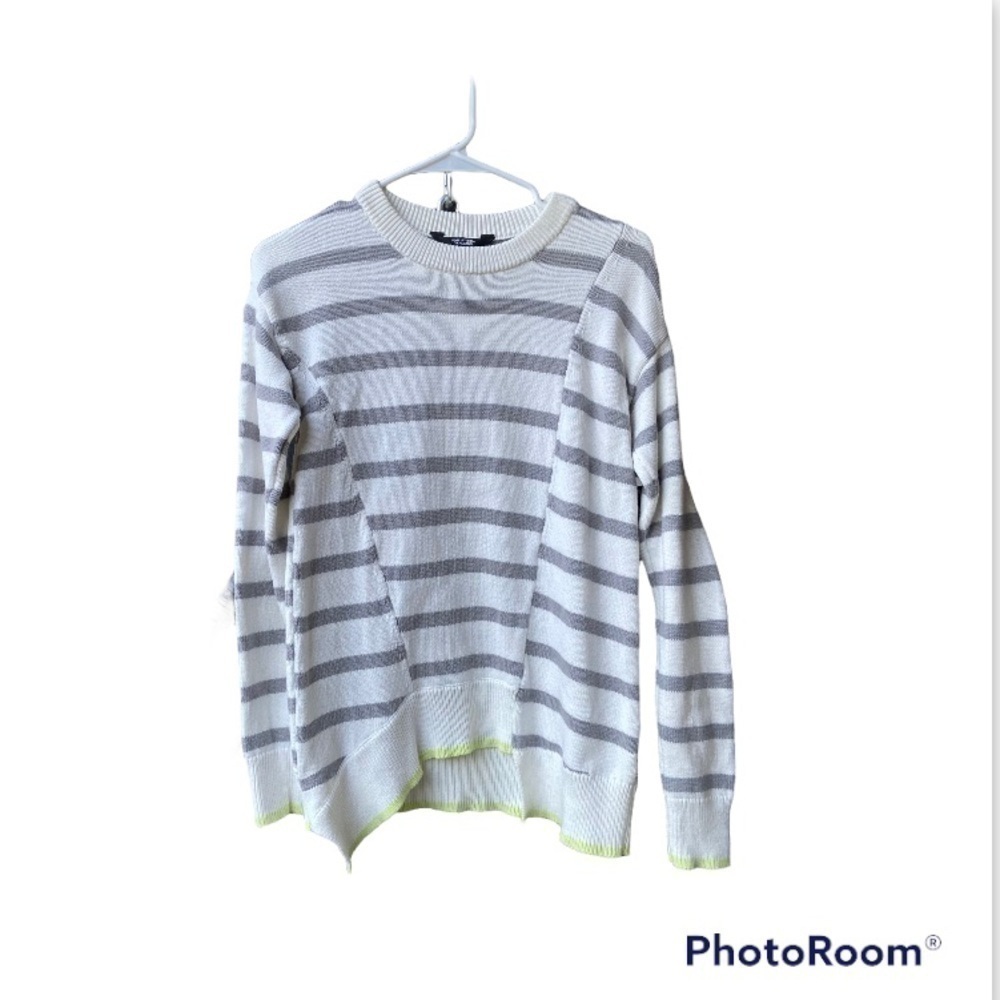 Simply Vera Vera Wang asymmetrical sweater